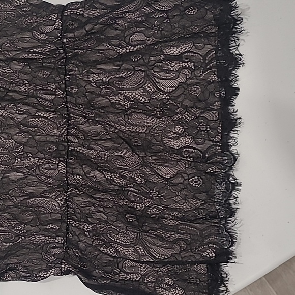 Item #31 XL Black Lace Top - Picture 3 of 4